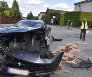 19-latka w Fiacie Seicento skasowała Ferrari GTC4 Lusso warte milion złotych
