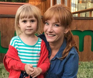 M jak miłość. Agnieszka (Magdalena Walach), Helenka (Ola Trojanowska)