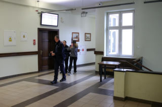 Nikola podźgała matkę za odmowę papierosa