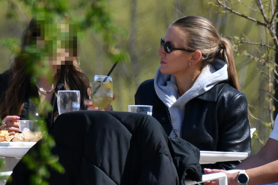 Anna Lewandowska z koleżankami