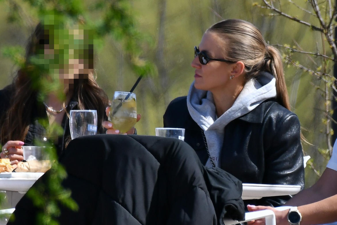 Anna Lewandowska z koleżankami