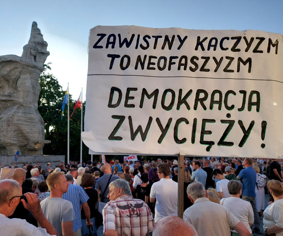 Opole przeciwko lex TVN. Protest na pl. Wolności [10.08.21 r.]