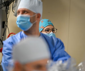 Polscy lekarze z Chin zoperaowali pacjentów w Warszawie. To pierwsze w historii operacje telerobotyczne na taką odległość