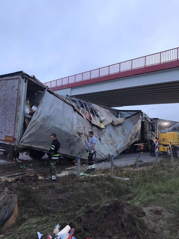 Autostrada A1 w Częstochowie zablokowana. Ciężarówka leży na jezdni