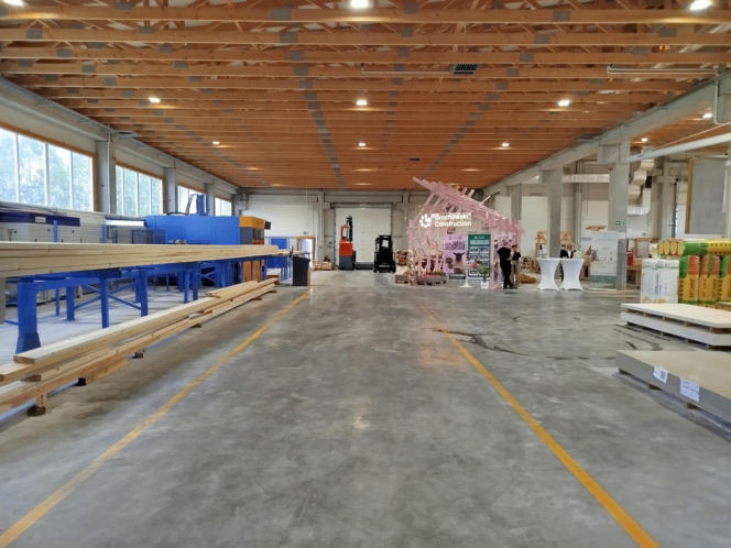 Fabryka drewnianych domów modułowych w Jagodnem już po oficjalnym otwarciu! Firma inwestuje w rozwiązania ekologiczne