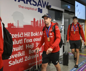 Złoci siatkarze po perypetiach wrócili do Polski