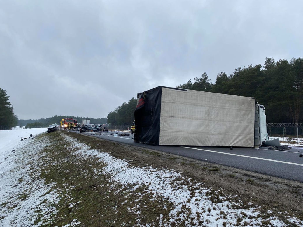Tragedia na obwodnicy Torunia. Zderzyło się 5 samochodów, jedna osoba nie żyje