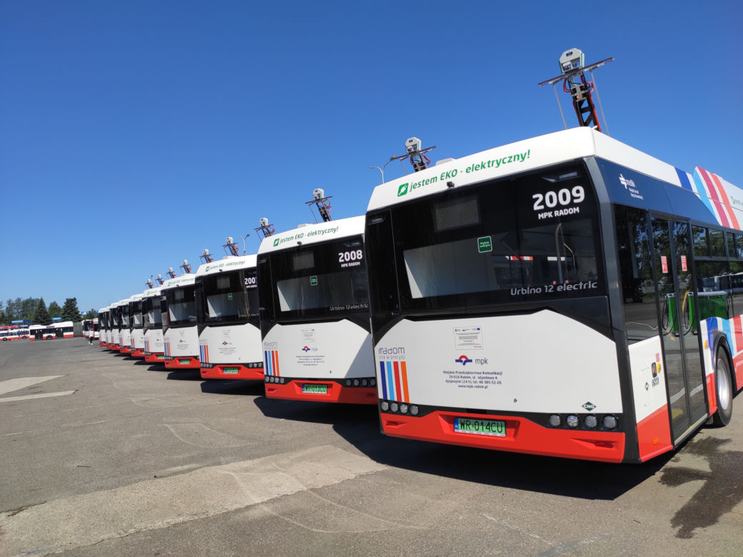 "Naprądek" i jego koledzy wyjadą jutro na drogi - Miasto odebrało elektryczne autobusy
