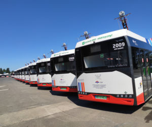 Naprądek i jego koledzy wyjadą jutro na drogi - Miasto odebrało elektryczne autobusy