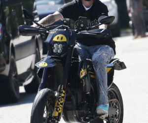 Justin Bieber na motocyklu