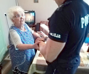 Policjanci odzyskali wszystkie oszczędności 91-latki