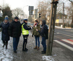 Policja zachęca do noszenia odblasków