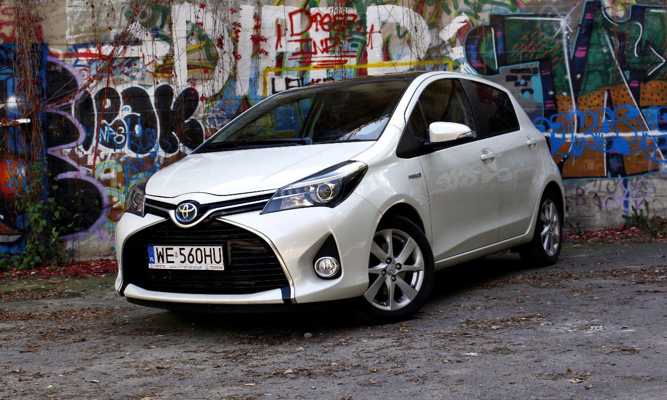 Toyota Yaris Hybrid lifting 2014