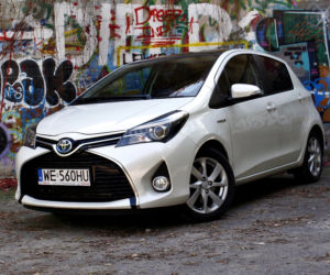 Toyota Yaris Hybrid lifting 2014