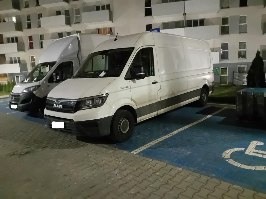 Tak parkują "miszczowie parkowania" z Katowic. Strażnicy miejscy rozkładają ręce 