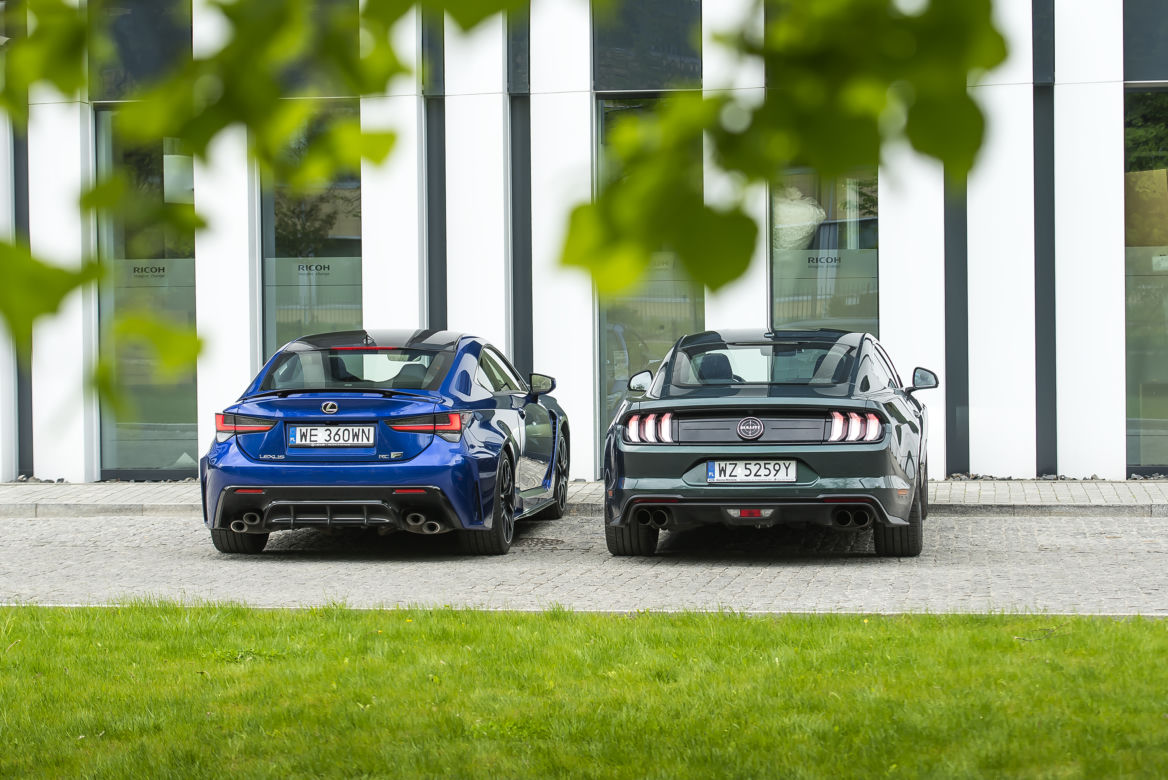 Lexus RC F Carbon 5.0 V8 vs. Ford Mustang Bullitt 5.0 V8