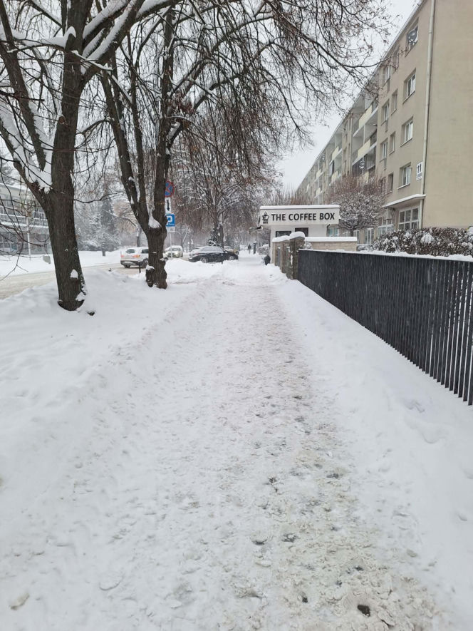 Zima na Podkarpaciu nie odpuszcza. Błoto pośniegowe utrudnia jazdę w regionie