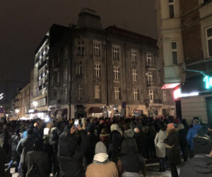 Na ulicach Katowic pojawiły się tłumy. Protestujący szli pod hasłem: Ani jednej więcej [ZDJĘCIA]