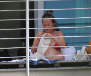 Olga Frycz haftuje na plaży
