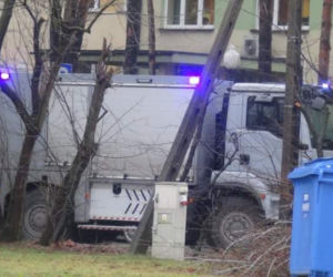 Wielka akcja służb w Otwocku. Ktoś podłożył bombę pod komisariatem?