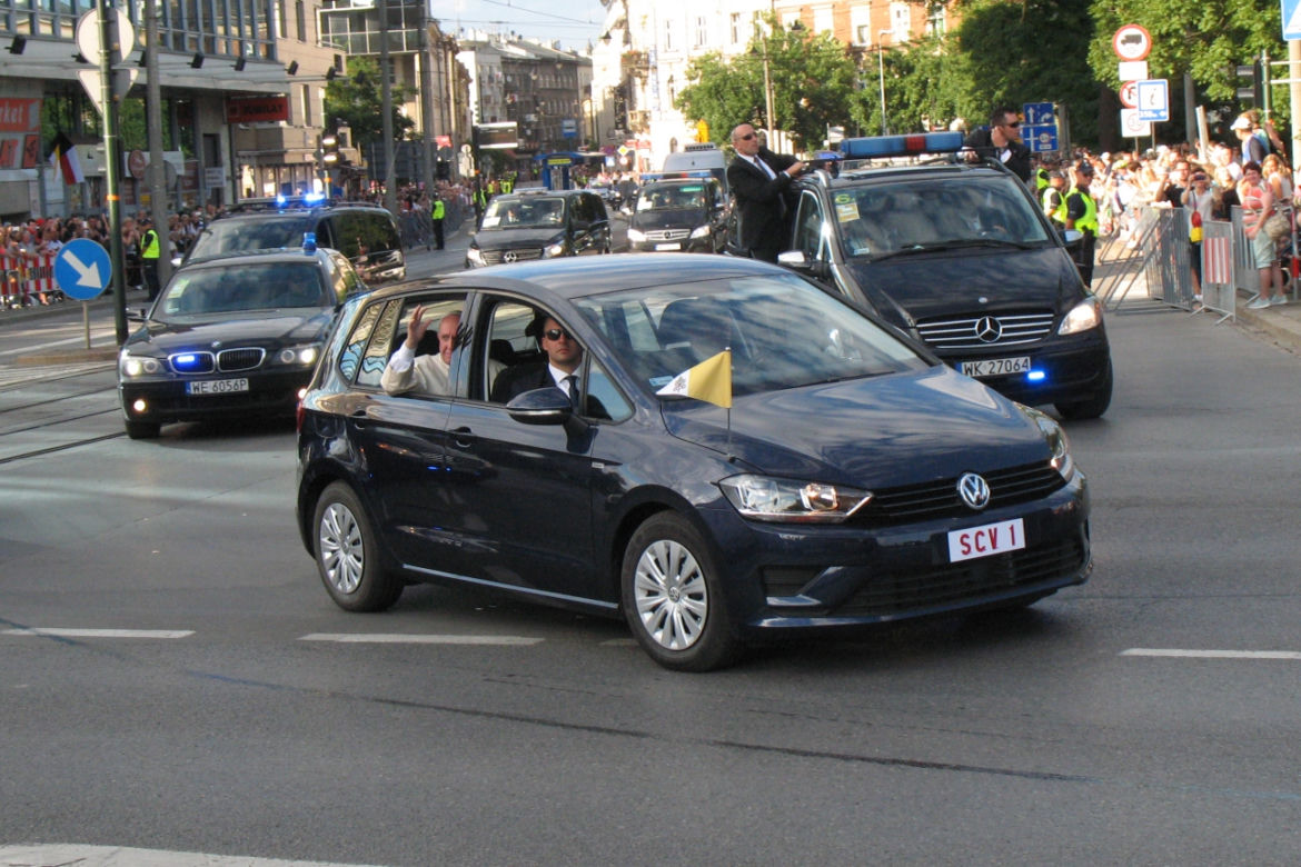 Papieski Volkswagen Golf Sportsvan