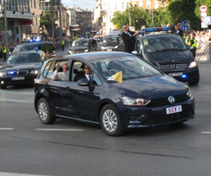 Papieski Volkswagen Golf Sportsvan