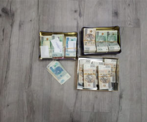 Spał na forsie. 200 tysięcy złotych pod poduszką zatrzymanego