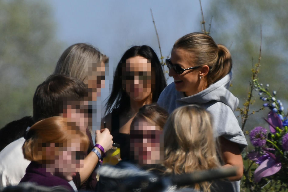 Anna Lewandowska z koleżankami