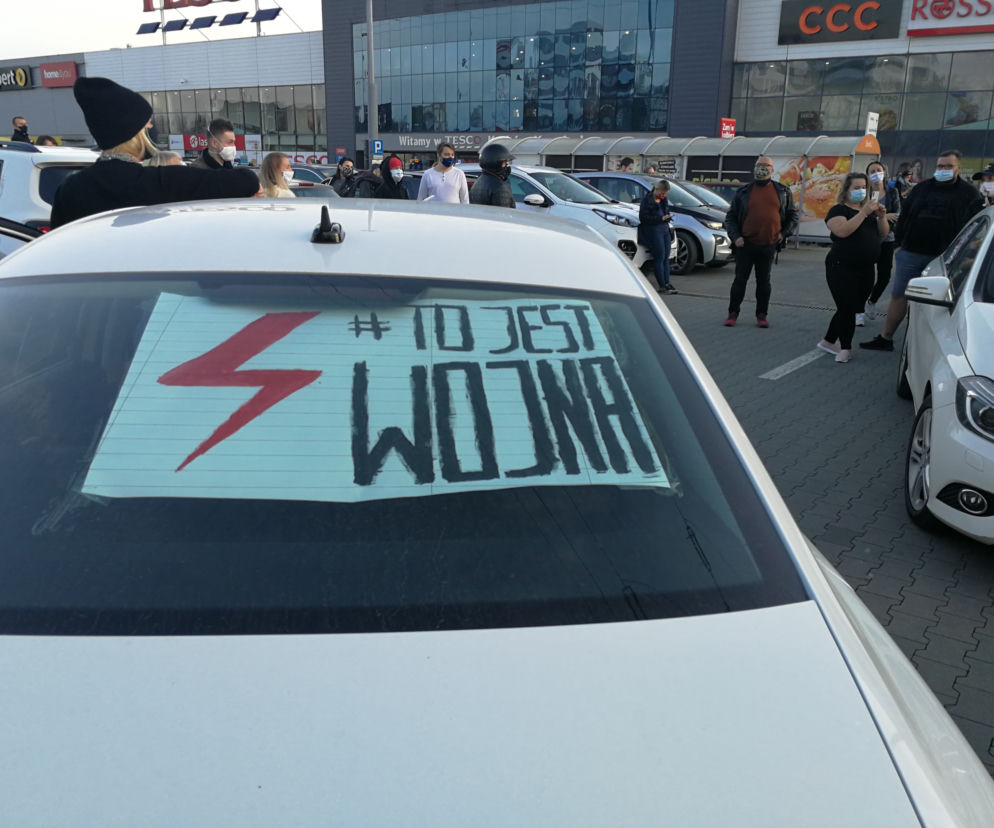 To jest wojna. Strajk Kobiet w Krakowie. Stolica Małopolski utonęła w korkach 
