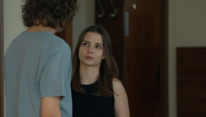 Barwy szczęścia, odcinek 3306. Ewa (Gabriela Ziembicka), Romeo (Jacek Tyszkiewicz)