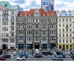 Południowa pierzeja Alej Jerozolimskich w centrum Warszawy