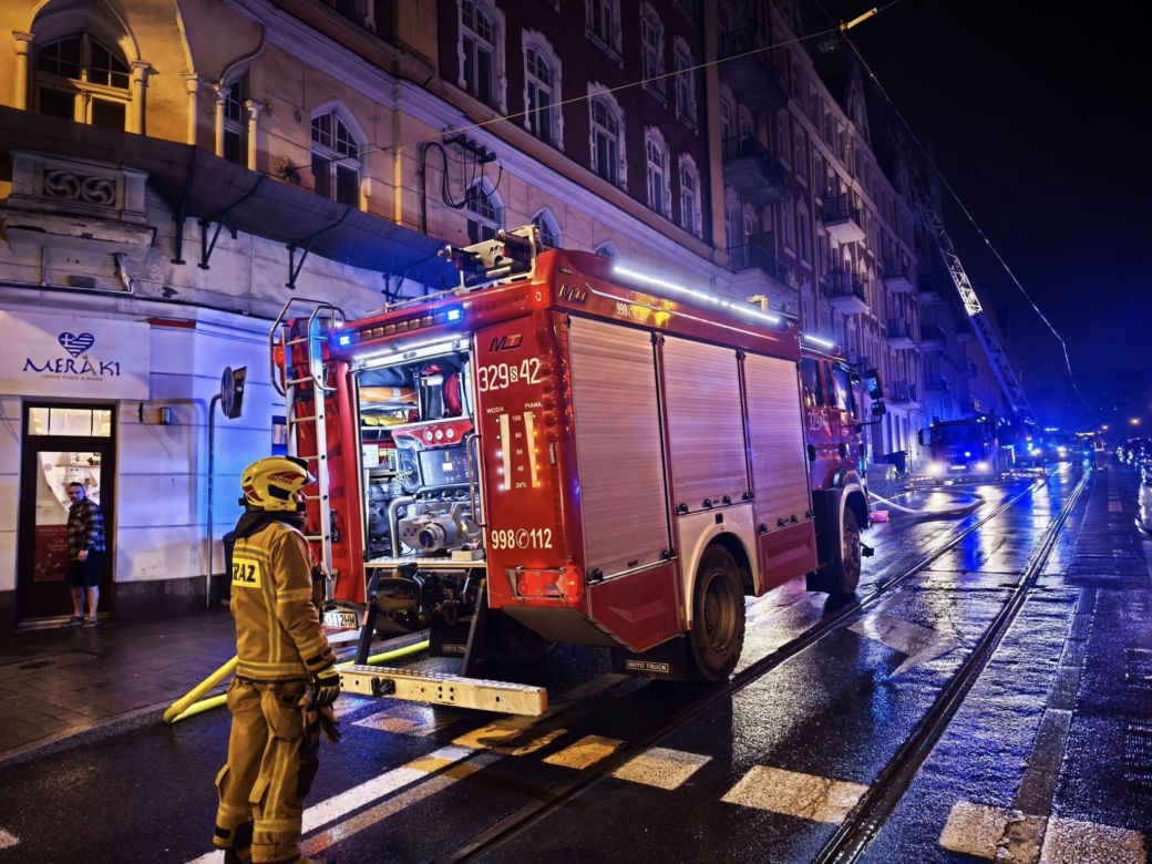 Pożar w centrum Katowic. Z budynku ewakuowano pięć osób, w tym matkę z dzieckiem