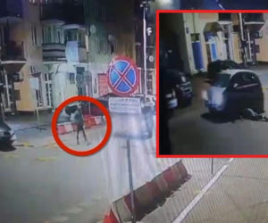 80-latek potrącił pieszego i przejechał po ofierze. Wszystko widać na nagraniu