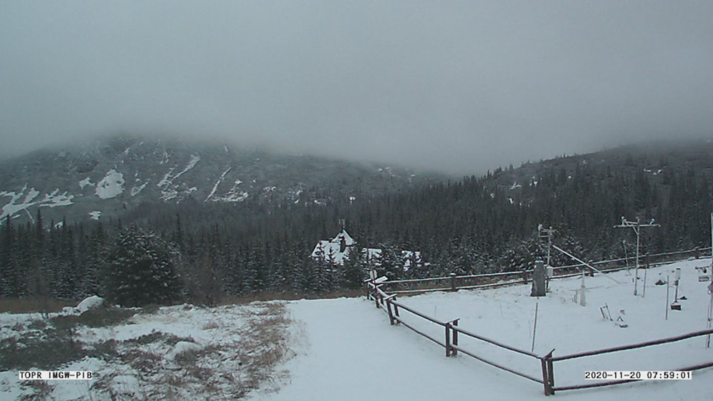 Zima zawitała do Polski! Zakopane i Tatry przykryte białym puchem 