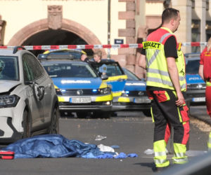 Dwoje zabitych i 80 rannych w Niemczech! Sprawca wjechał w tłum, był znany policji