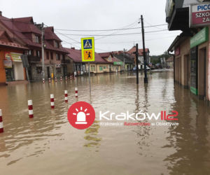 Małopolska: alarmy przeciwpowodziowe, podtopienia, nieprzejezdne drogi