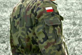 Nowy zakaz w Polsce - dotyczy NOSZENIA MUNDURU!