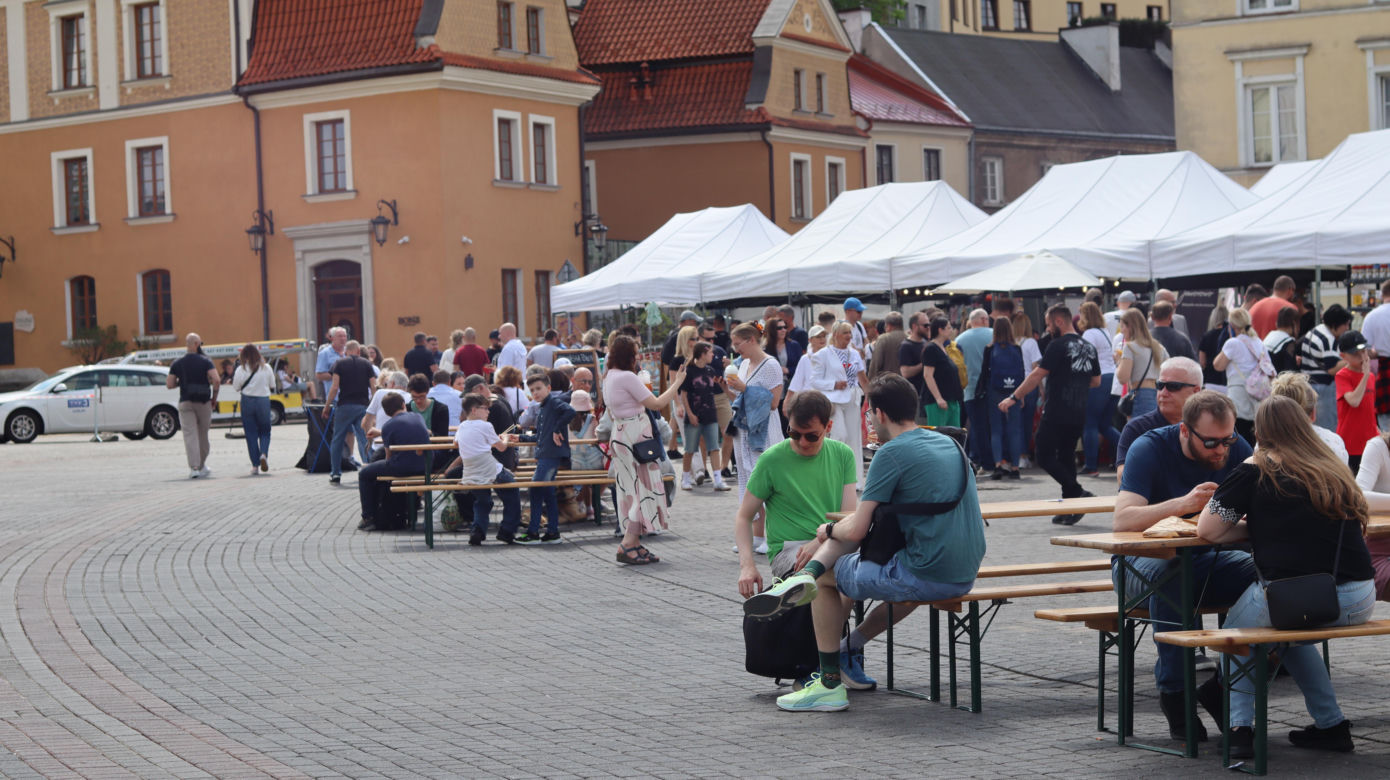 Tłumy na placu Zamkowym w Lublinie