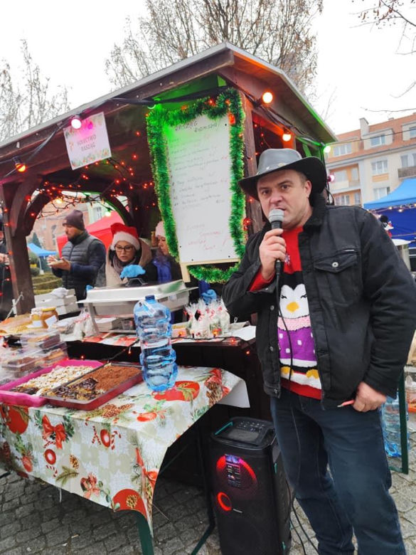 Jarmark Świąteczny w Biskupcu. Na scenie wystąpił zespół Arka Noego [ZDJĘCIA]