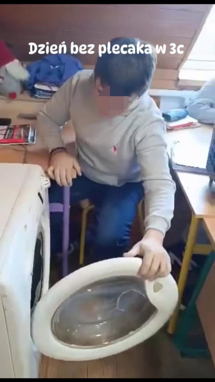 Dzień bez plecaka w warszawskiej szkole
