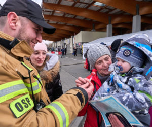 Podkarpaccy strażacy angażują się w pomoc humanitarną [GALERIA]