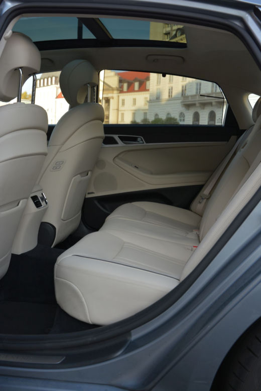 Hyundai Genesis 3.8 V6