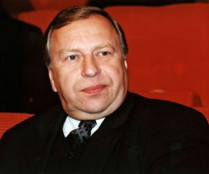 JERZY STUHR