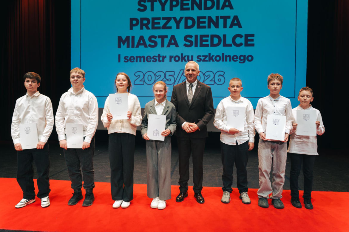 Najzdolniejsi uczniowie odebrali stypendia Prezydenta Miasta Siedlce