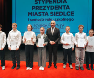 Najzdolniejsi uczniowie odebrali stypendia Prezydenta Miasta Siedlce