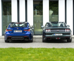 Lexus RC F Carbon 5.0 V8 vs. Ford Mustang Bullitt 5.0 V8