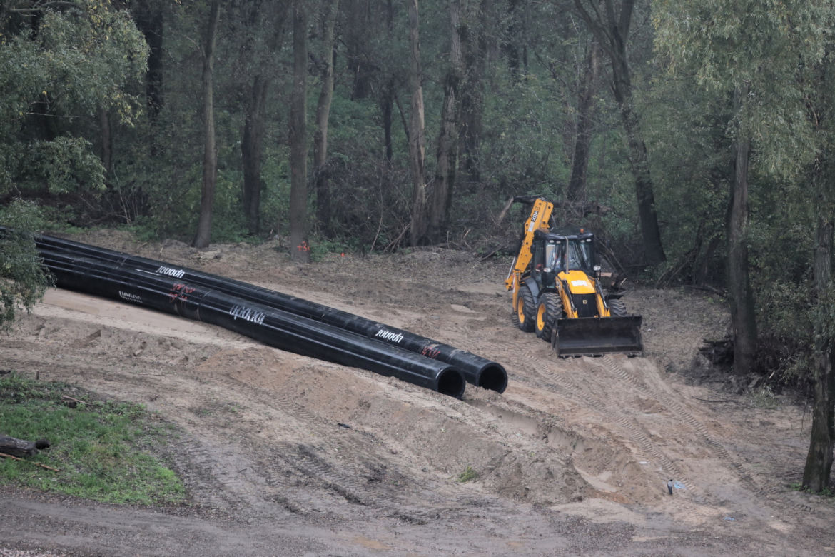 Most pontonowy na Wiśle zdemontowany. Ścieki znów wpadają do rzeki