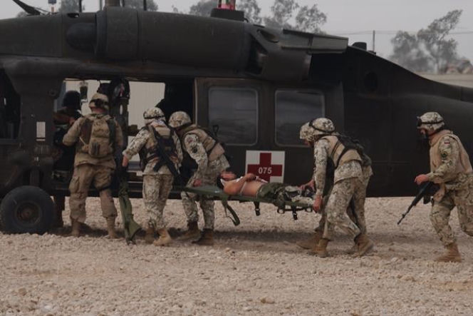 Przestrzelony hełm „Sikora”