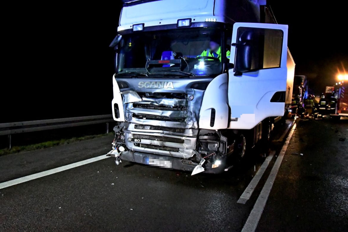 Dargobądz. Zginęła 25letnia kobieta uderzając w tył samochodu ciężarowego
