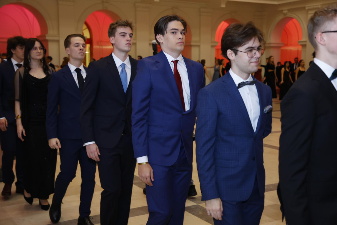 Studniówka 2024 XXXVII LO im. Jarosława Dąbrowskiego - zdjęcia